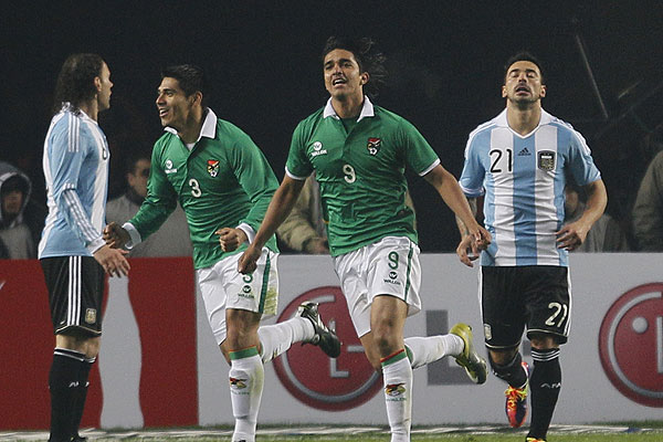 Bolivia sorprende a toda América y le roba un empate a una decepcionante Argentina