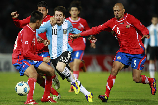 Argentina pasa a cuartos de final y podría chocar con Chile
