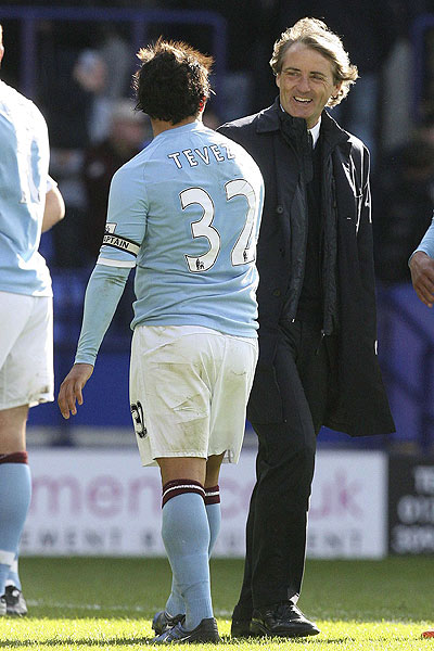 Roberto Mancini confirmó que Carlos Tévez jugará en el Manchester City
