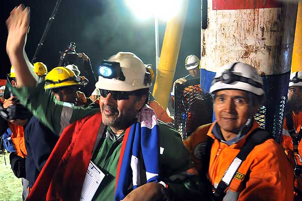 Conmemoración del rescate de los '33' en Copiapó se desarrolla con manifestaciones 