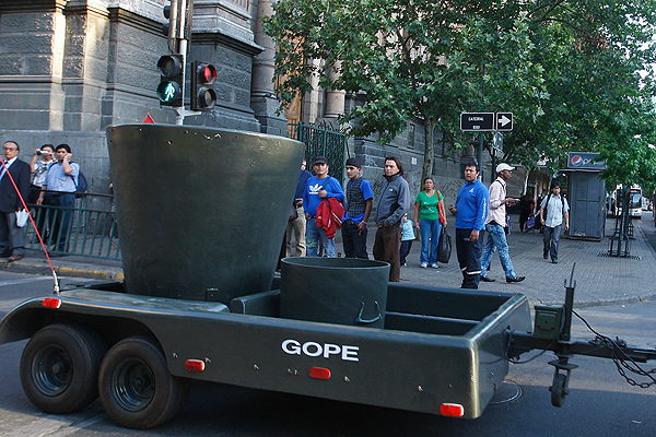 Desalojan la Catedral Metropolitana por hallazgo de extintor-bomba en mochila