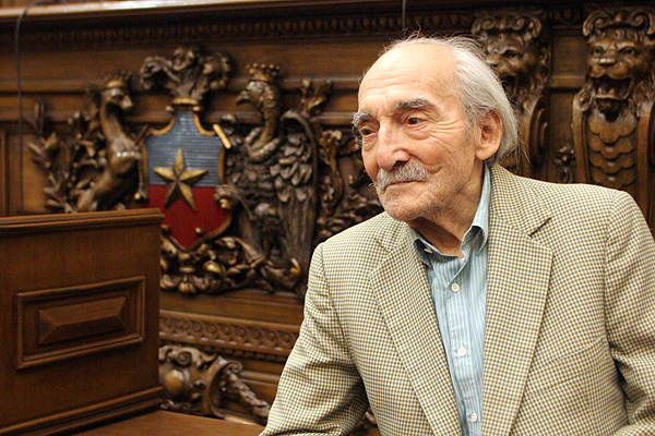 Falleció Mario Montilles, una de las figuras del teatro chileno