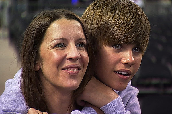 Justin Bieber y su madre publicarán sus memorias con una semana de diferencia