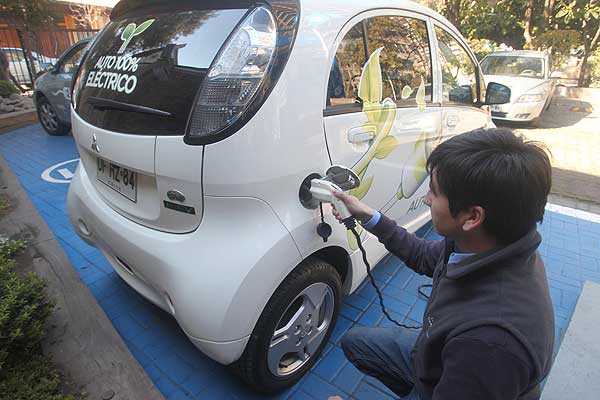 Eficiencia energética de los automóviles podría mejorar hasta en un 50% para 2030