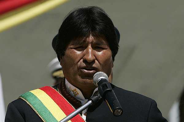Bolivia modificará artículo que le impide demandar a Chile 