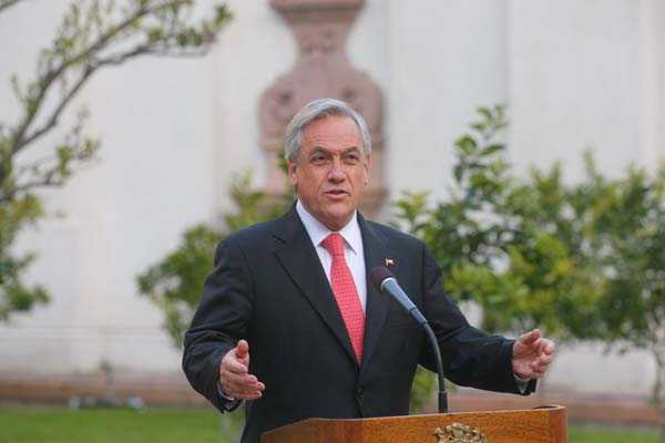 Piñera celebra entrada en vigencia de ley que permite constituir empresa en un día