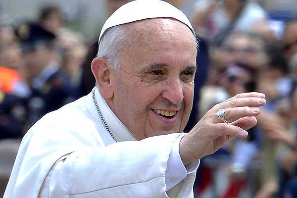 El Vaticano desmiente que el Papa Francisco haya practicado un exorcismo
