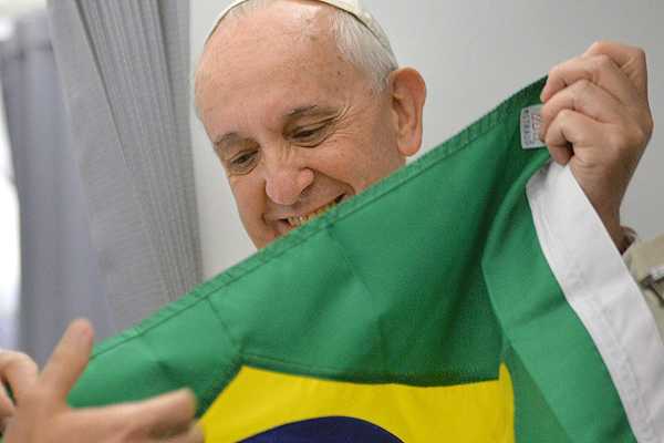 Papa Francisco agradece la 'magnífica acogida' que le brindó Brasil a su llegada