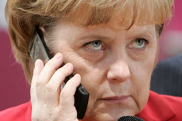 Merkel habría sido espiada desde la embajada de EE.UU. en Berlín 