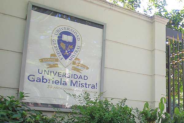 CNA rechaza la acreditación de dos universidades privadas y un instituto profesional