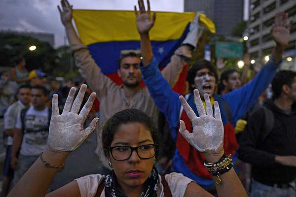 Anuncian nuevas marchas en Venezuela y denuncian allanamiento a partido opositor