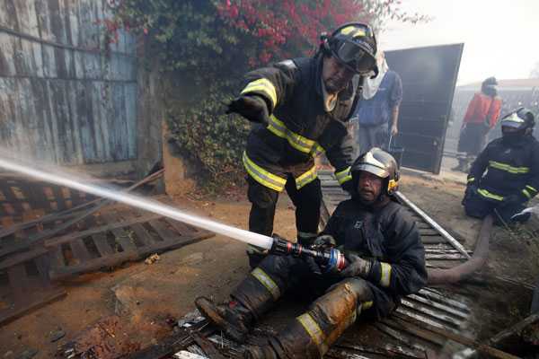 bomberos-valparaiso_104538-L0x0.jpg