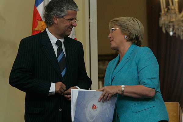Presidenta Bachelet firma hoy el primer proyecto de la reforma educacional