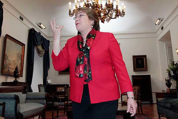 Bachelet presenta hoy Presupuesto 2015 con énfasis en educación, salud y protección social