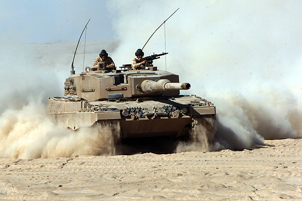 Absuelven a ex directivos de Famae acusados por malversación en caso de tanques Leopard
