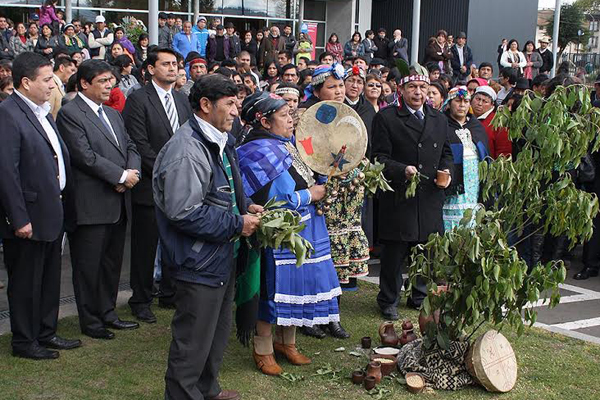 Entregan títulos de dominio a más de 400 familias mapuches en La Araucanía