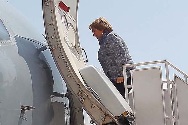 Presidenta Bachelet inicia gira a Europa donde se reunirá con Angela Merkel y el Rey Felipe VI
