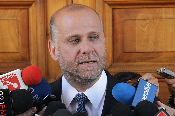 Gobierno condena baleo a oficial de Carabineros: 