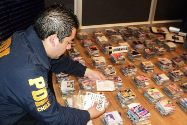 PDI de San Antonio incautó más de dos mil CDs y DVDs falsificados