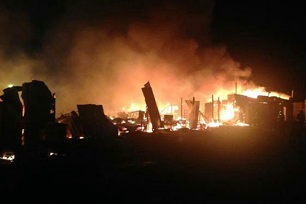 Incendio de grandes proporciones destruye decenas de casas en campamento de Antofagasta