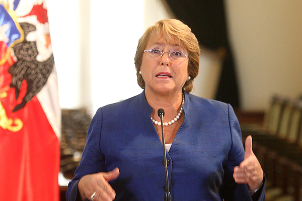 Presidenta Bachelet llega a México para participar en la XXIV Cumbre Iberoamericana
