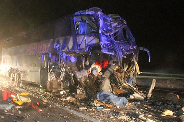 Un muerto y 30 heridos deja accidente de bus ocurrido esta madrugada en Vallenar