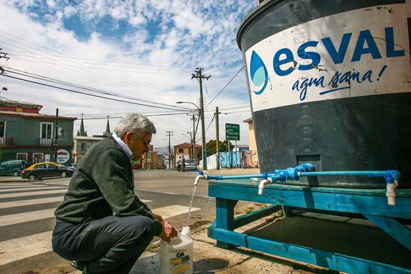 Esval concluye conexión de Gran Alimentadora e inicia reposición de agua potable