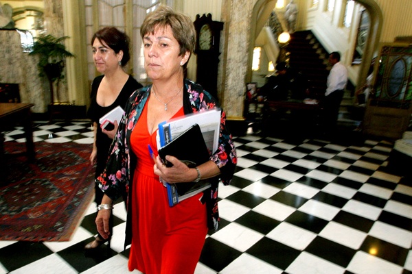 Concejales de Providencia acusan a alcaldesa Errázuriz de transgredir probidad administrativa