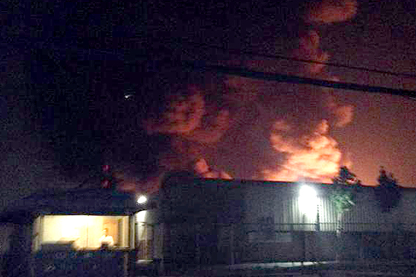 Gran incendio afecta a fábrica ubicada en la comuna de San Bernardo
