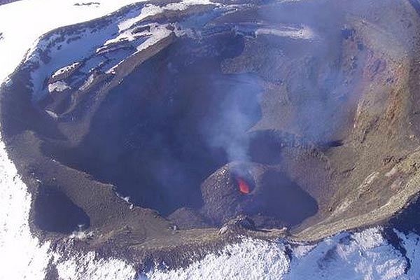 Director del Sernageomin descarta que exista inminente erupción del volcán Villarrica