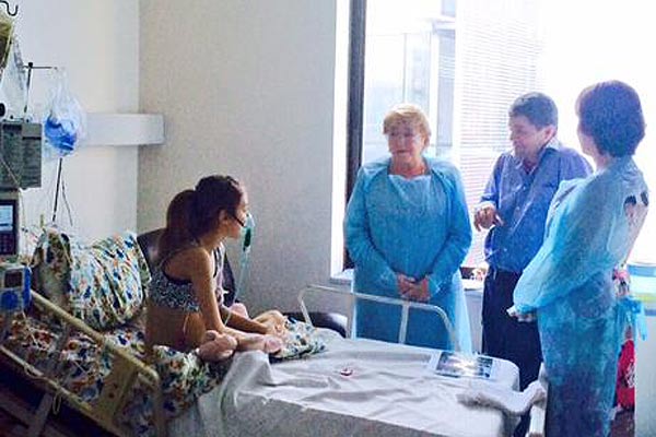 Presidenta Bachelet visita a niña que sufre fibrosis quística y pidió eutanasia