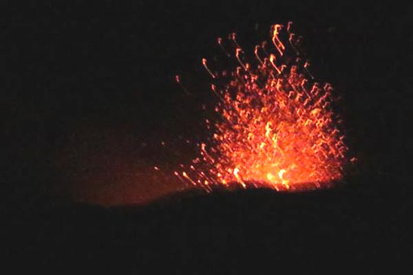 Reportan aumento de la actividad del volcán Villarrica: Mantienen Alerta Amarilla