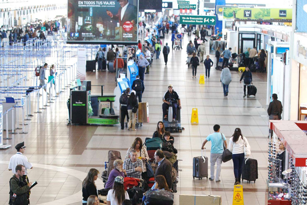 Detienen a sospechoso de homicidio de Año Nuevo en aeropuerto de Santiago
