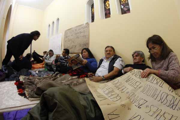 Arzobispo de Concepción no desaloja a ex presos políticos en huelga de hambre