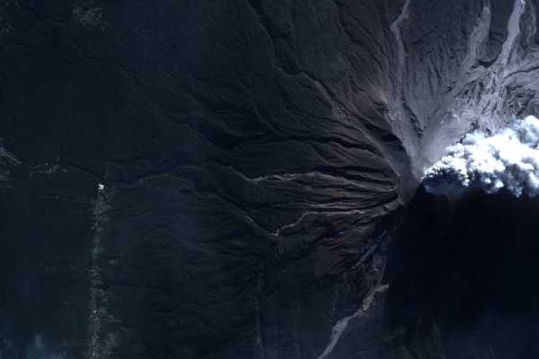 Temen efectos de conjunción de lluvia y cenizas en la zona en torno al volcán Calbuco