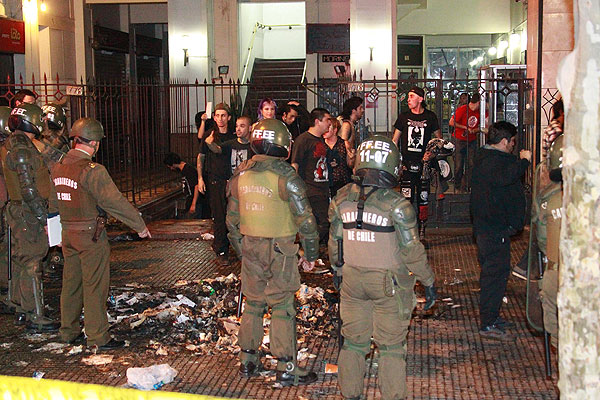 Confirman quinto fallecido tras tragedia ocurrida en tocata punk en Santiago