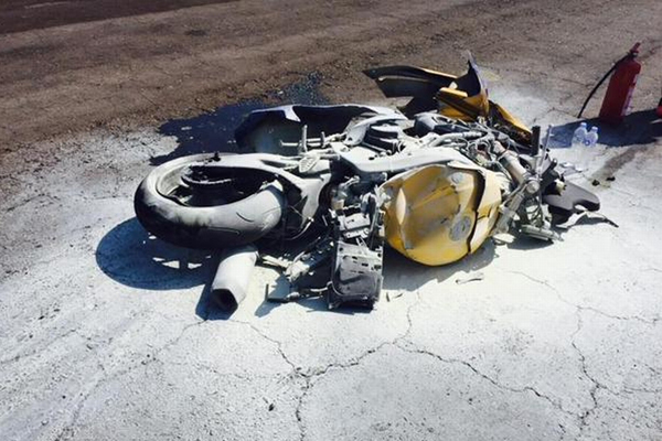 Dos pilotos murieron tras estrellarse durante una carrera de motos en Arica