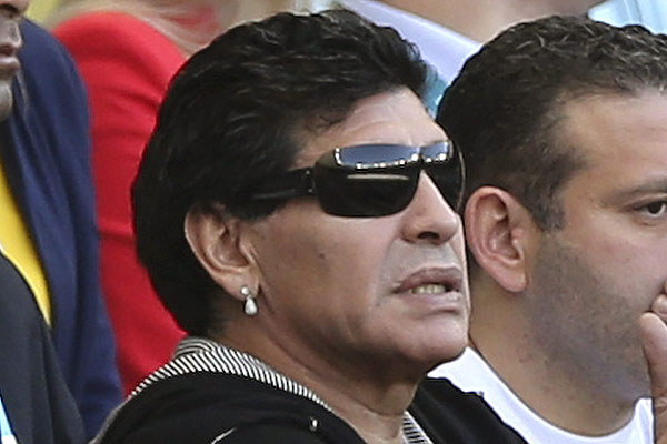 Diego Maradona confía en que Dios y Papa Francisco salvarán a su padre enfermo